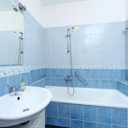 Nadori 3 By Interhome شقة